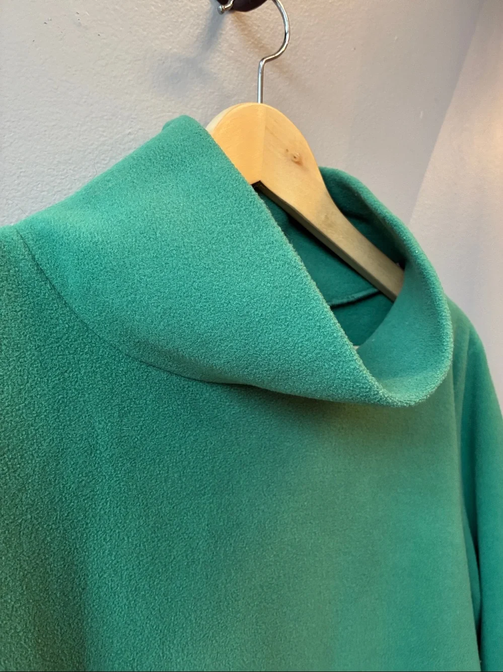 Dudley Stephens Jellybean Green Turtleneck Fleece Pullover, XL - Picture 3 of 7
